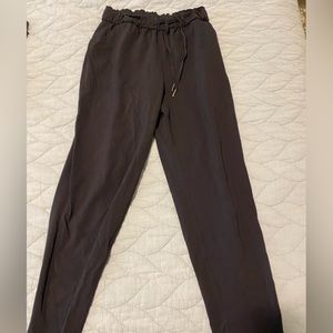 black lulu high waisted sweats